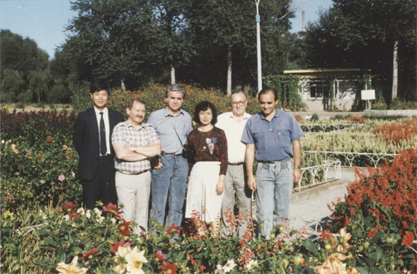 趙九祥早期與意大利、日本自動(dòng)化設(shè)備專(zhuān)家在一起